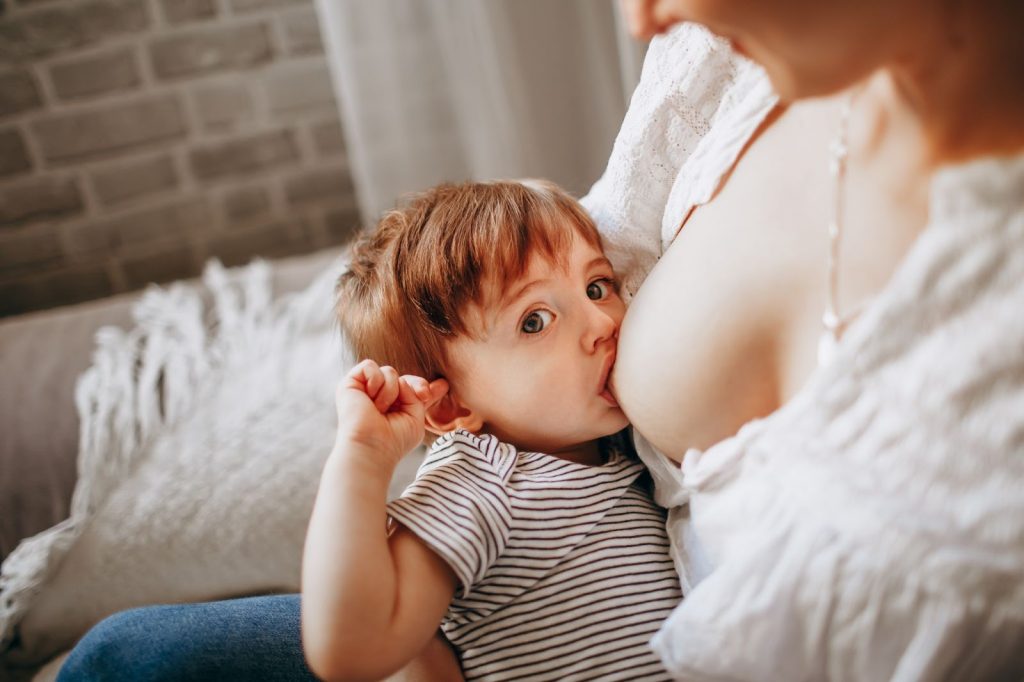 Reasons Why Your Baby Makes A Fuss While Breastfeeding