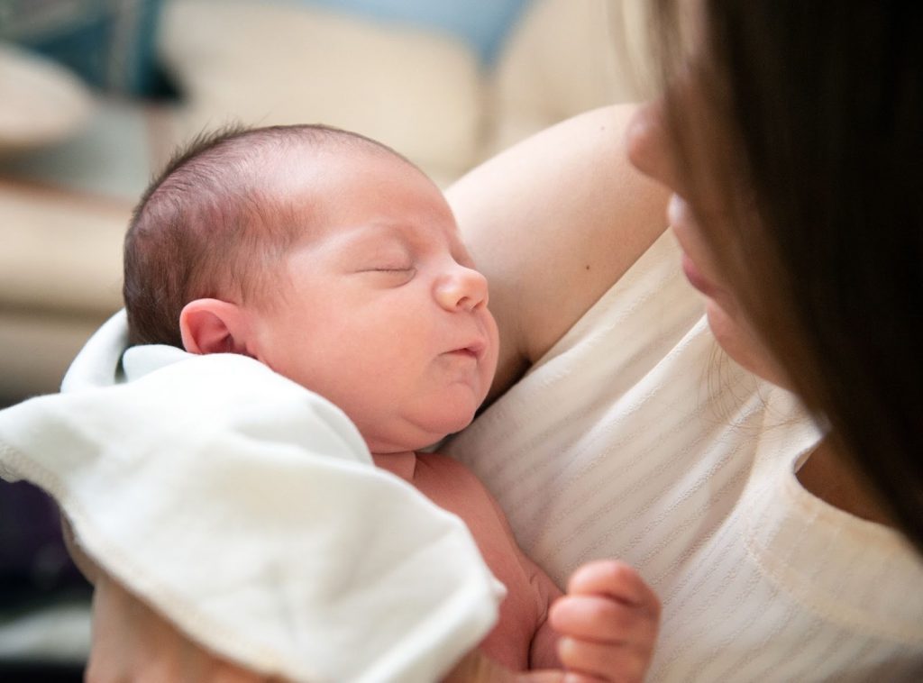 Breastfeeding and Pumping Schedule for Newborns